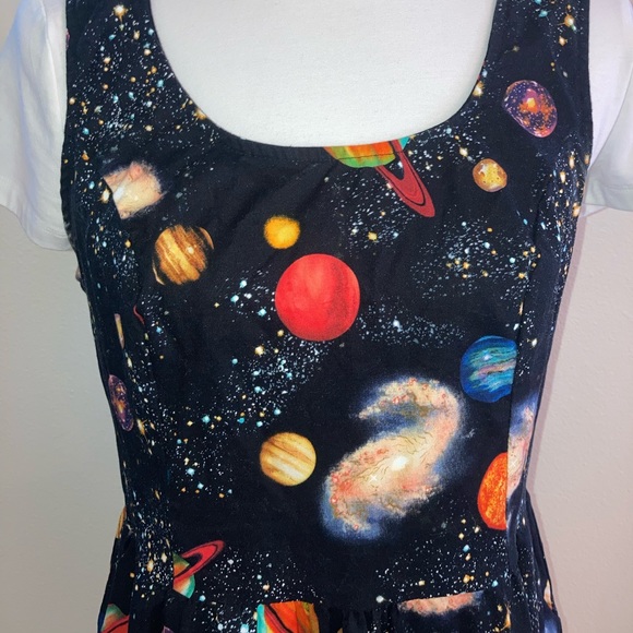 Retrolicious Space Dress - Picture 2 of 7